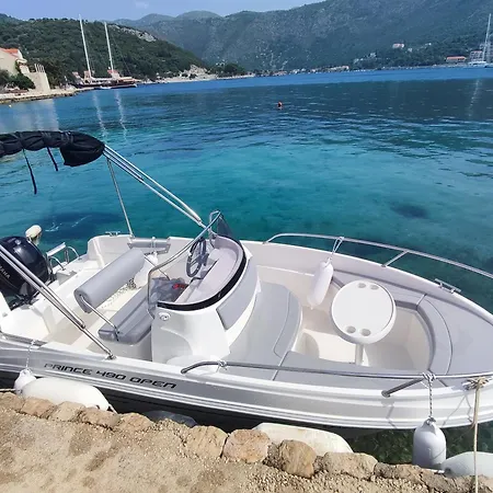 Karmela Apartamento *