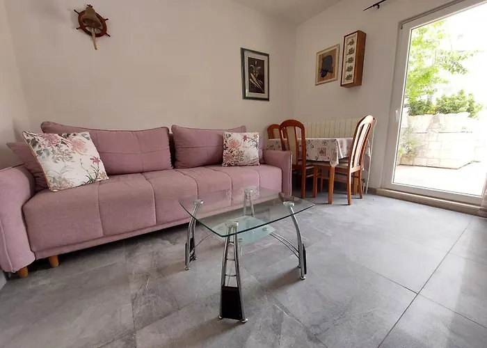 Appartement Karmela *