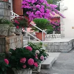 Karmela *