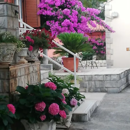 Karmela *